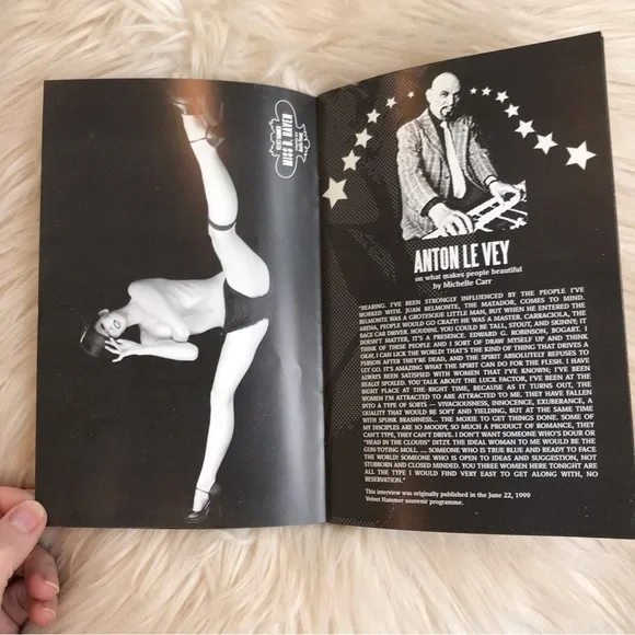 Velvet Hammer Burlesque 2005 Playbill Souvenir - Picture 7 of 12